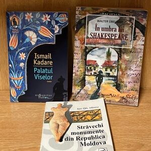 Romania Book Lot of 3 Palatul Viselor | În umbra lui Shakespeare | Străvechi..
